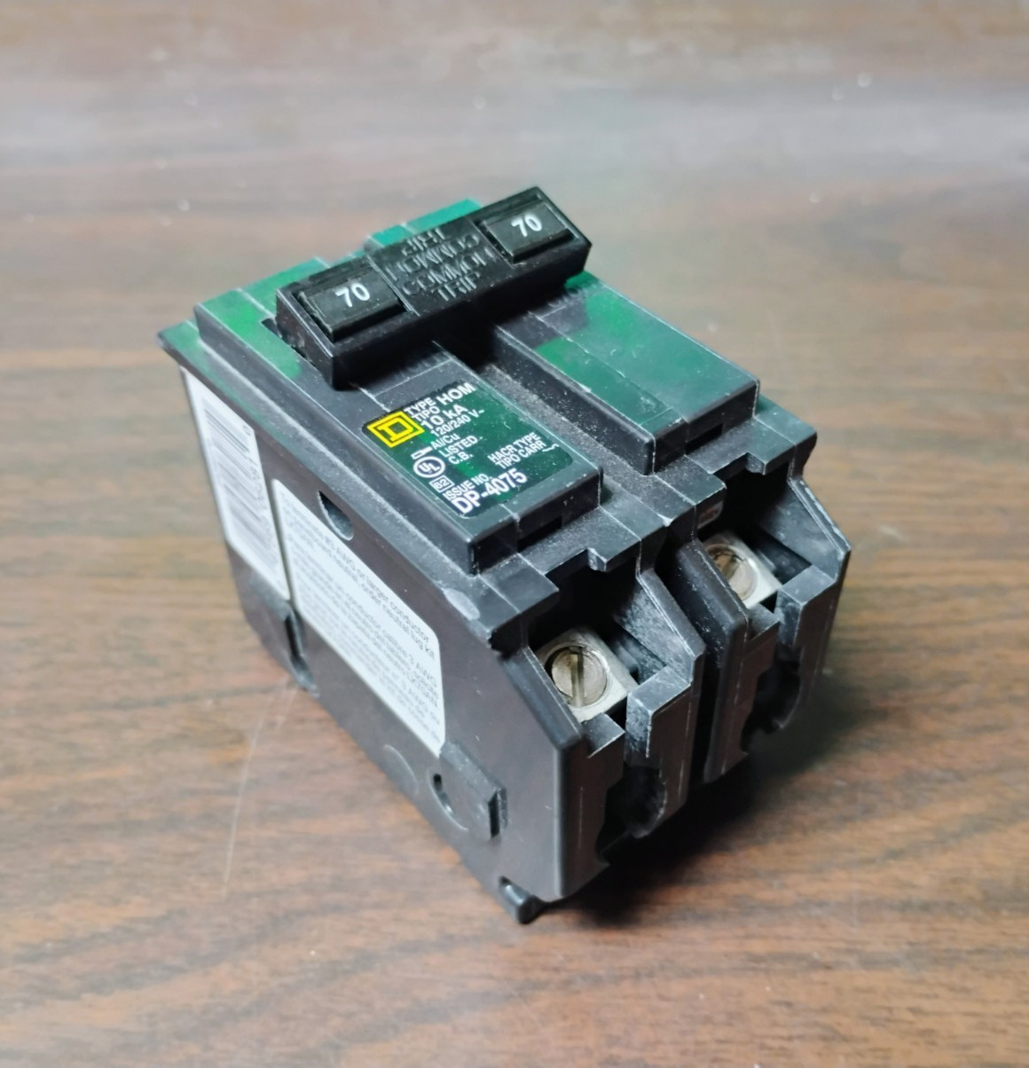 SQUARE D HOM270 CIRCUIT BREAKER 70 AMP 120/240VAC 2-POLE NEW NO BOX