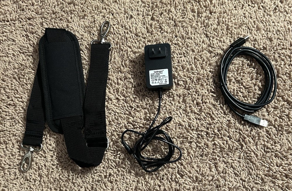 LINE 6 POD HD300 Guitar MULTI-EFFECTS Processor Case Tested Excellent Condition