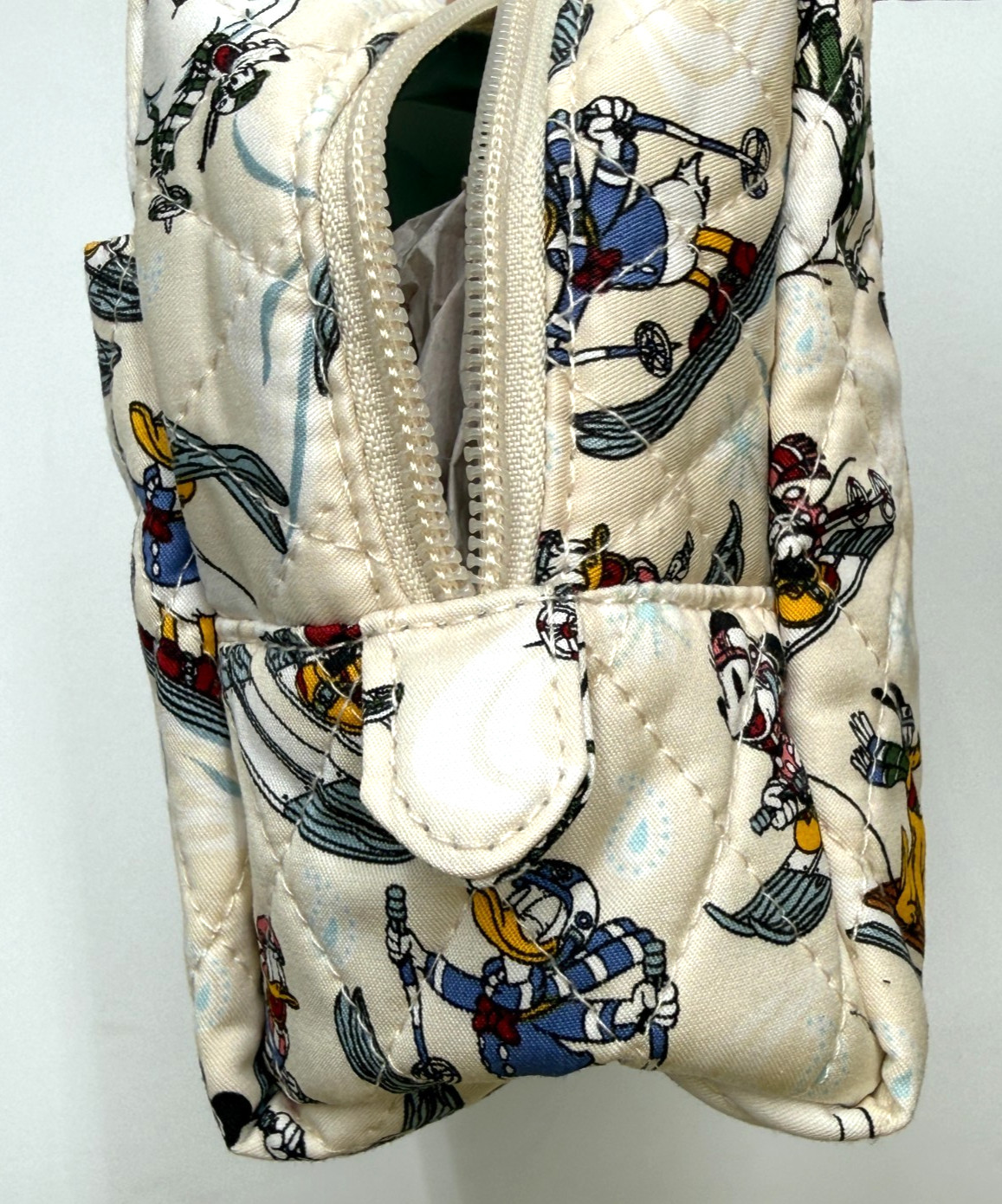 DISNEY Vera Bradley Ski Weekend Mickey and Friends Medium Cosmetic Bag Make Up