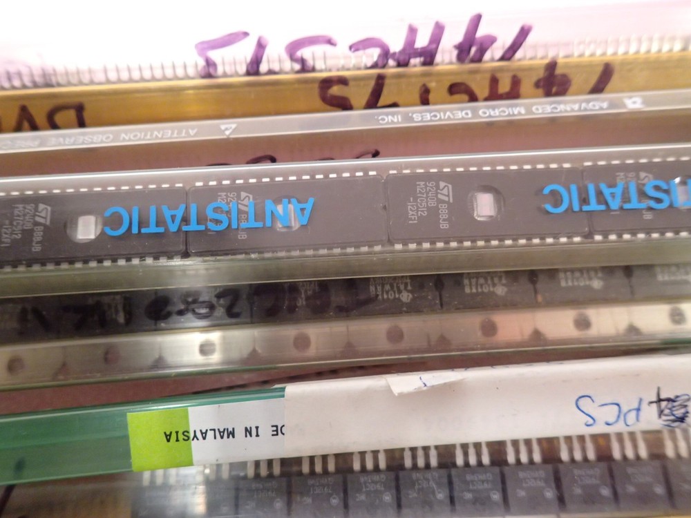 4 LBS ASSORTED INTEGRATED CIRCUITS / IC'S VARIOUS MANUFACTURERS