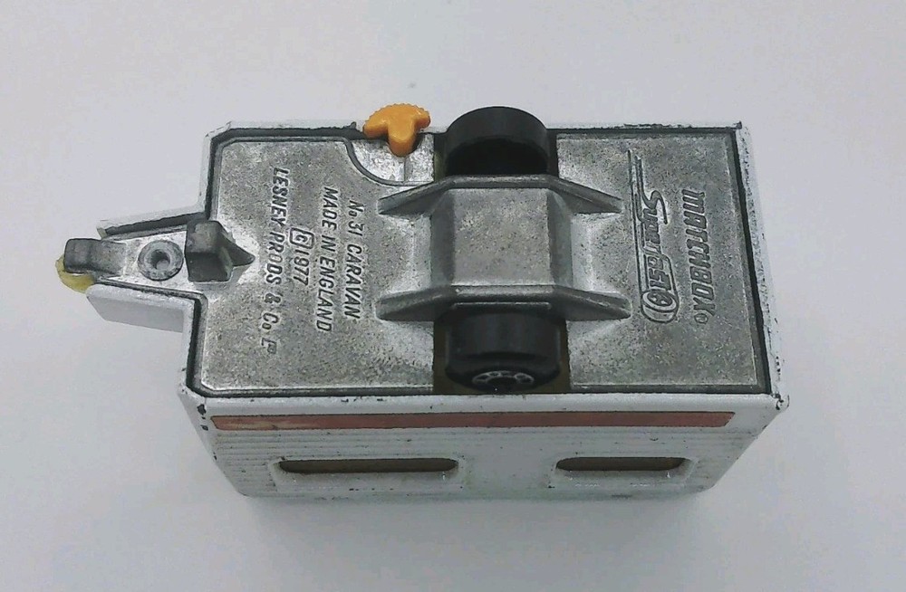 Matchbox Superfast 31 White Caravan w/Brown Interior