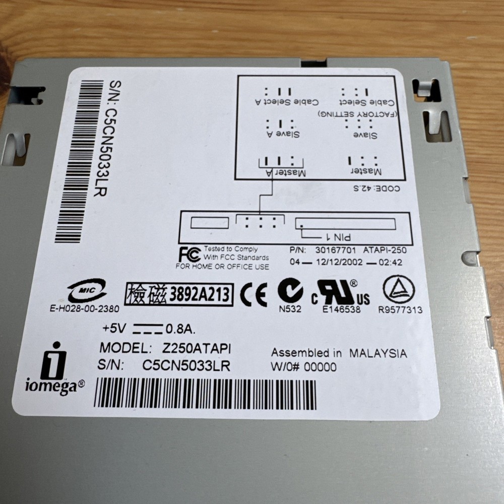 IOMEGA IDE ZIP250 DRIVE [Z250ATAPI]
