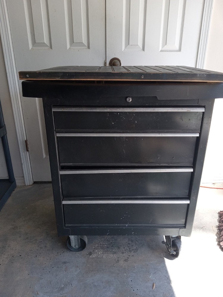 Roller work bench with 4 drawers, used