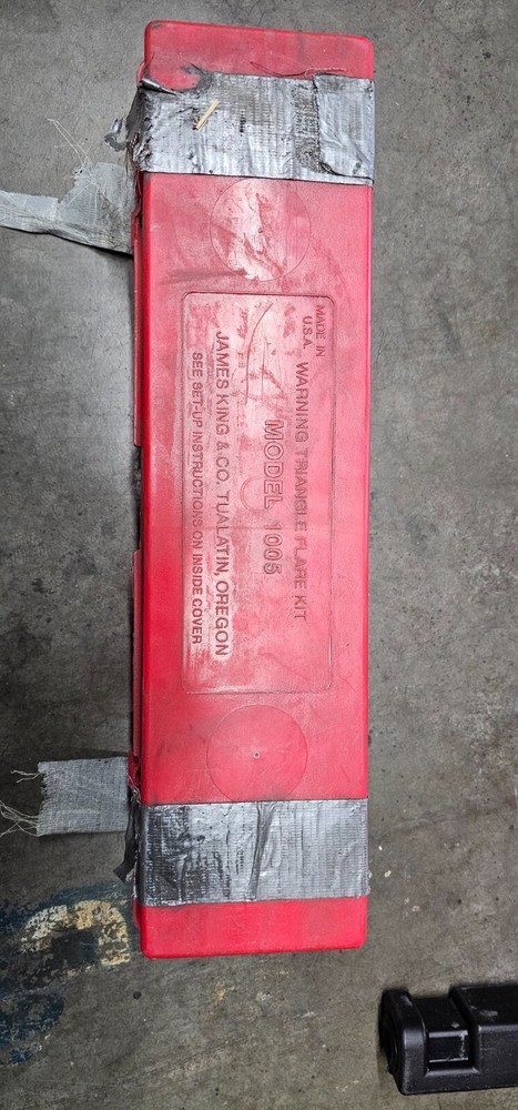 Emergency Warning Roadside Triangle Kit Model 1005 Set of Three