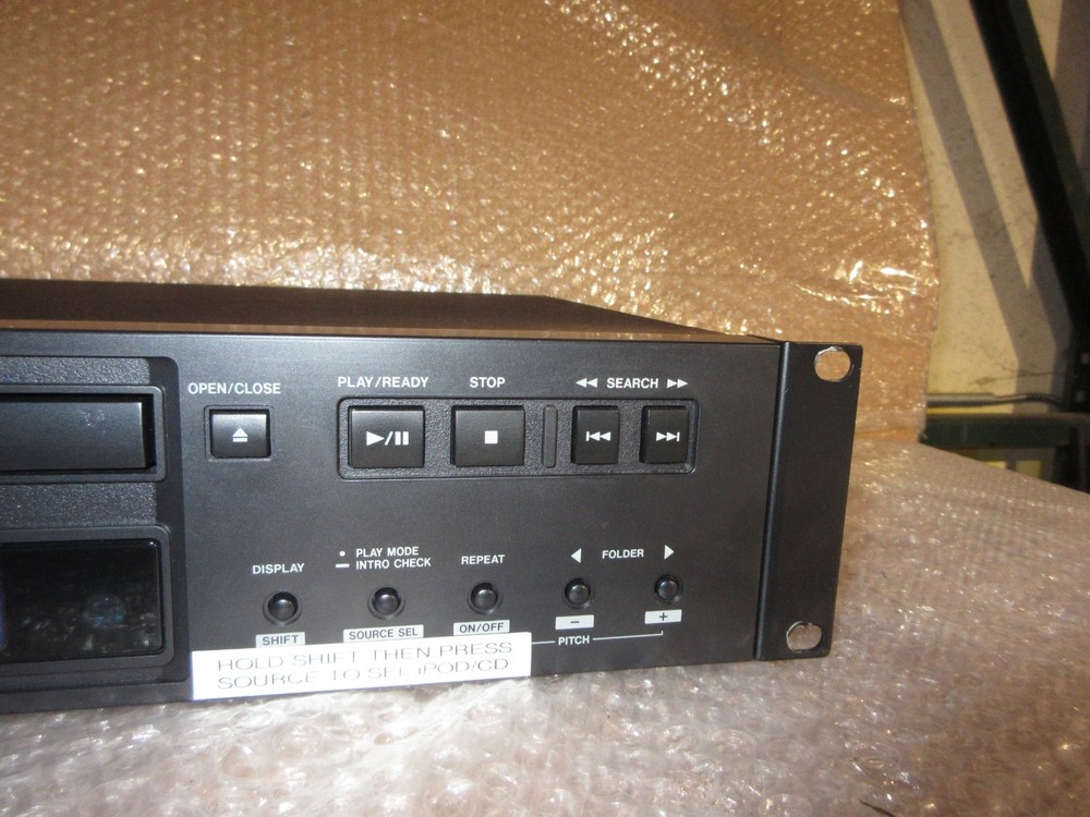 TASCAM CD-200I Professional Rack Mounted CD-R MP3 Bluetooth CD Player