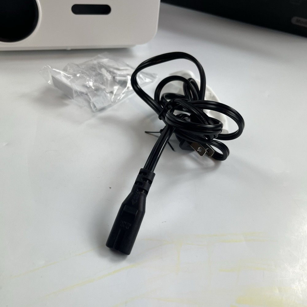 LED Projector Model F2 100-240V