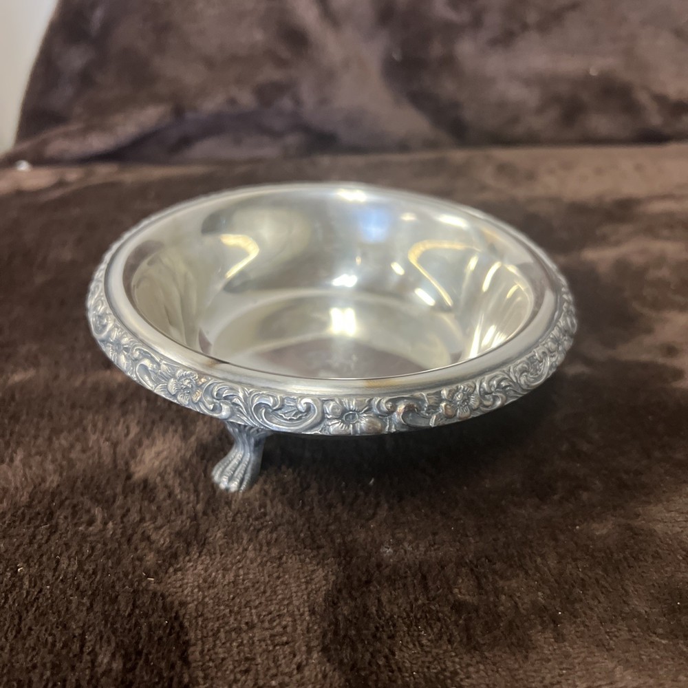 Rose Scroll Benedict Period Plate #7321