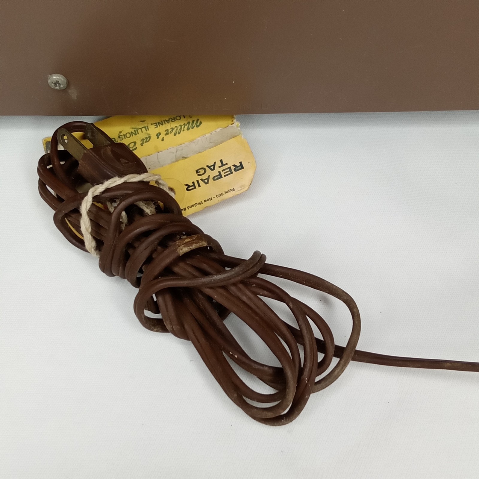 Mid Century Modern AM Radio Admiral Winston Model Y3027A Brown Made In USA 1950s