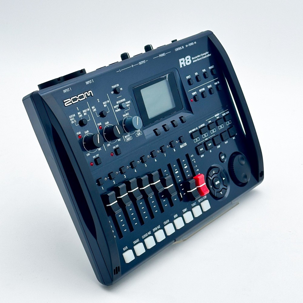 Zoom R8 Multitrack Digital Recorder 8-track MTR Sampler Working Order