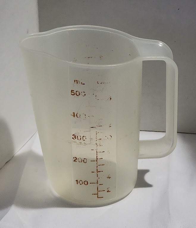 Vintage Tupperware 2 Cup Measuring Cup Pitcher 16 OZ