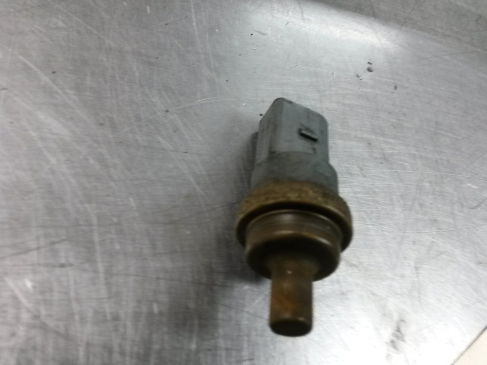 Coolant Temperature Sensor For 07-10 Volkswagen Passat  3.6