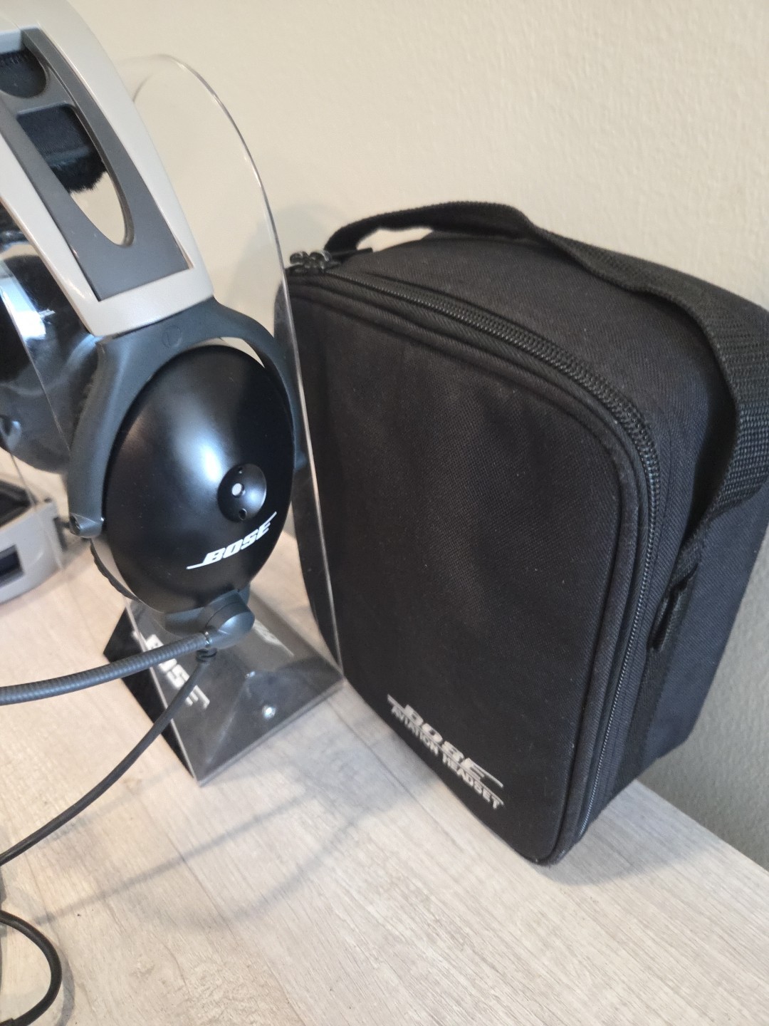 Bose X A10 Aviation Pilot Headset Dual GA Plug w/ Case & New Ear Pads Mic Muf