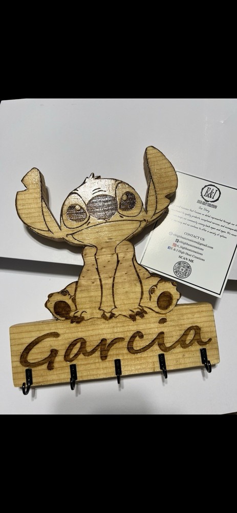 Stitch personalize key holder