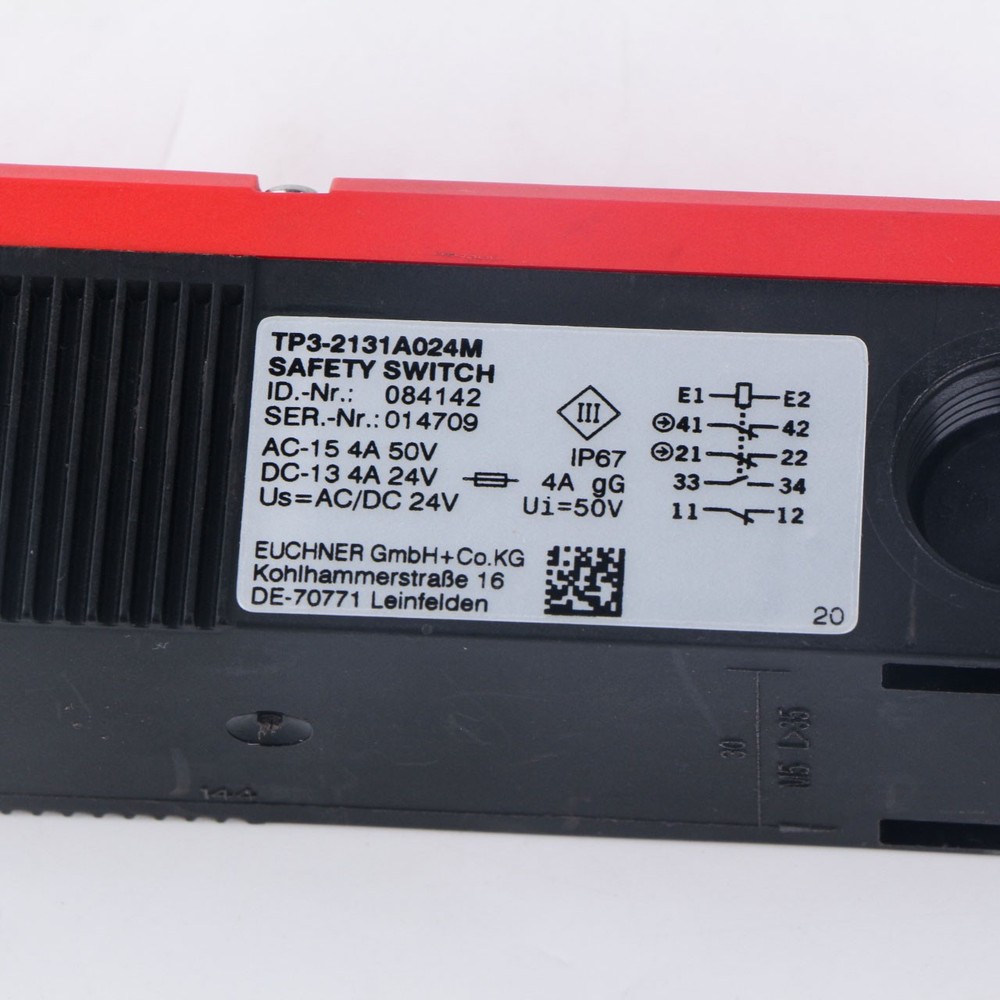 1PCS NEW Euchner TP3-2131A024M 084142 Safety Switch