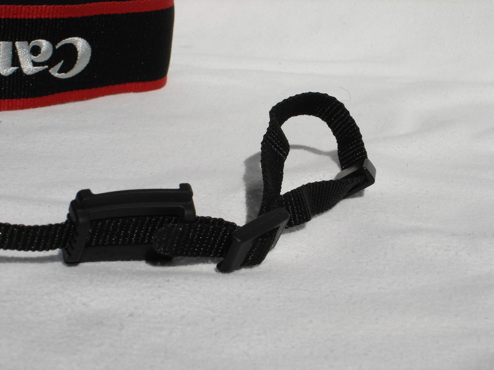 CANON EOS 7D CAMERA NECK STRAP Black / Red