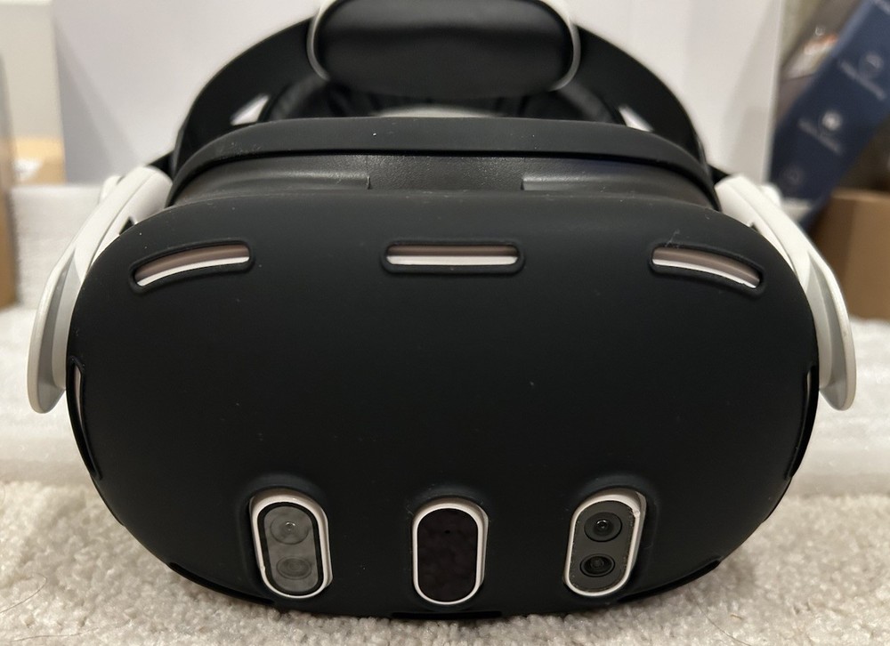 Meta Quest 3 128GB VR Headset - White