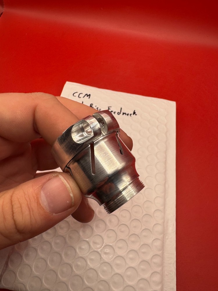 CCM Mid Rise Feedneck Dye Thread