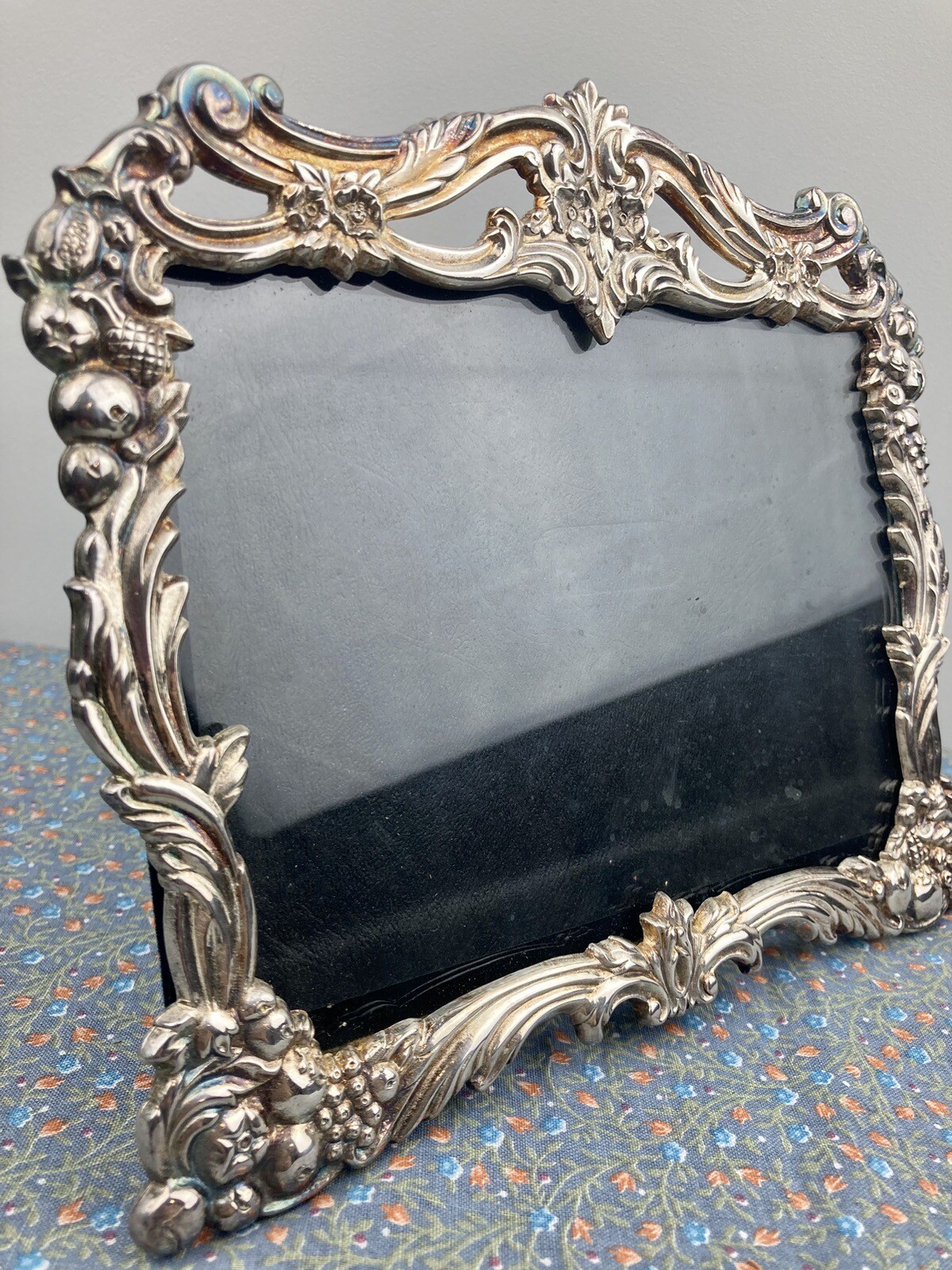 Antique Vintage Fruit Flower Art Nouveau Reed & Barton Silver Plated Photo Frame