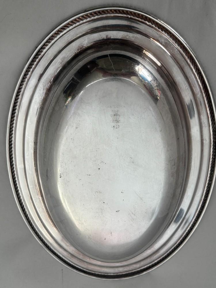 Castleton International Silver Co Vegetable Server with Lid 4812 Gadroon Border