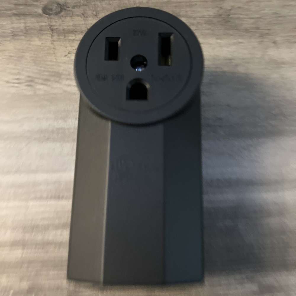 Surface Mount Range Outlet 50 A- 250 V AC