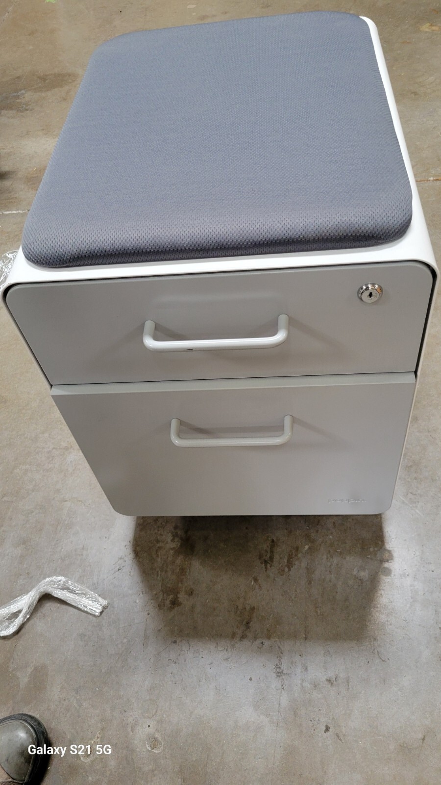 EXCELLENT  White Mini Stow 2-Drawer File Cabinet, Rolling 104732 + KEYS