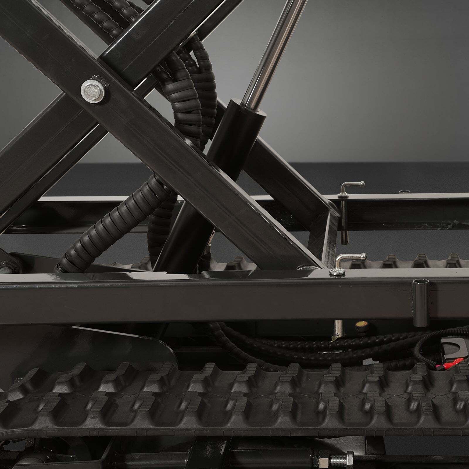 MechMaxx 1100Lbs Capacity Barrow 302cc 10HP E-Start Gas Tracked Dumper, D50HTFL