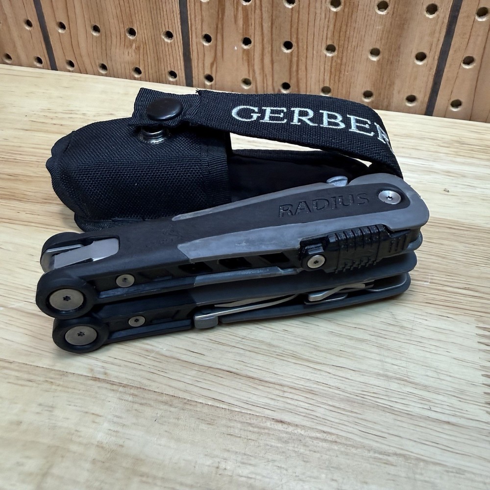 Gerber Radius Multi Tool Ergonomic 8 tool Plier with Nylon sheath USA