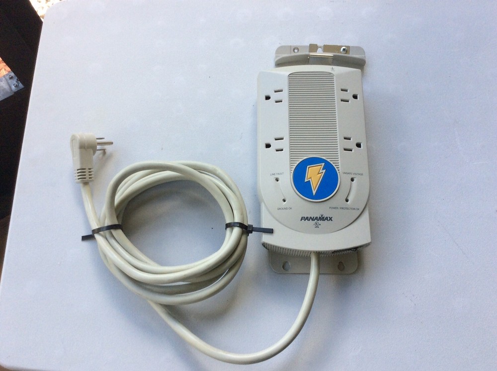 PANAMAX Model MAX 4KSU Surge Protector