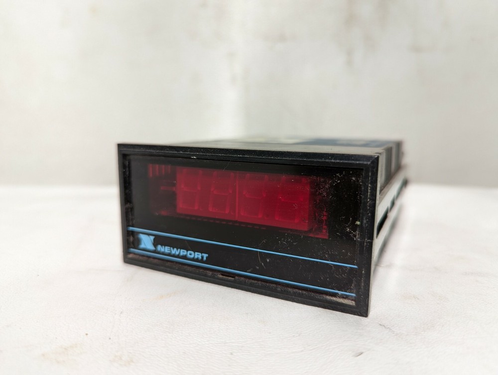 Newport Q9000P digital panel process meter, 120VAC
