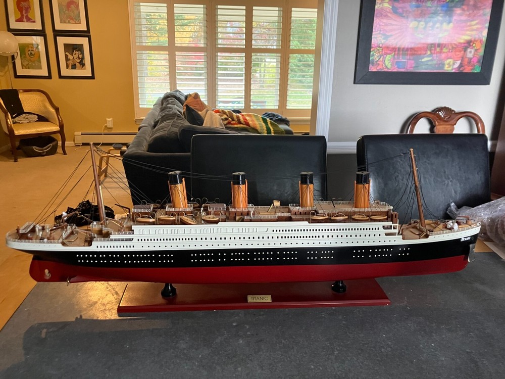WOODEN SHIP MODEL  - TITANIC - FULLY ASSEMBLED - PAINTED