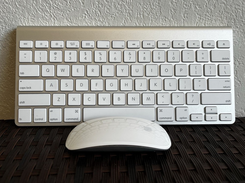 Apple Wireless Keyboard A1314 & Magic Mouse  A1296 – Bluetooth Mac Bundle Set