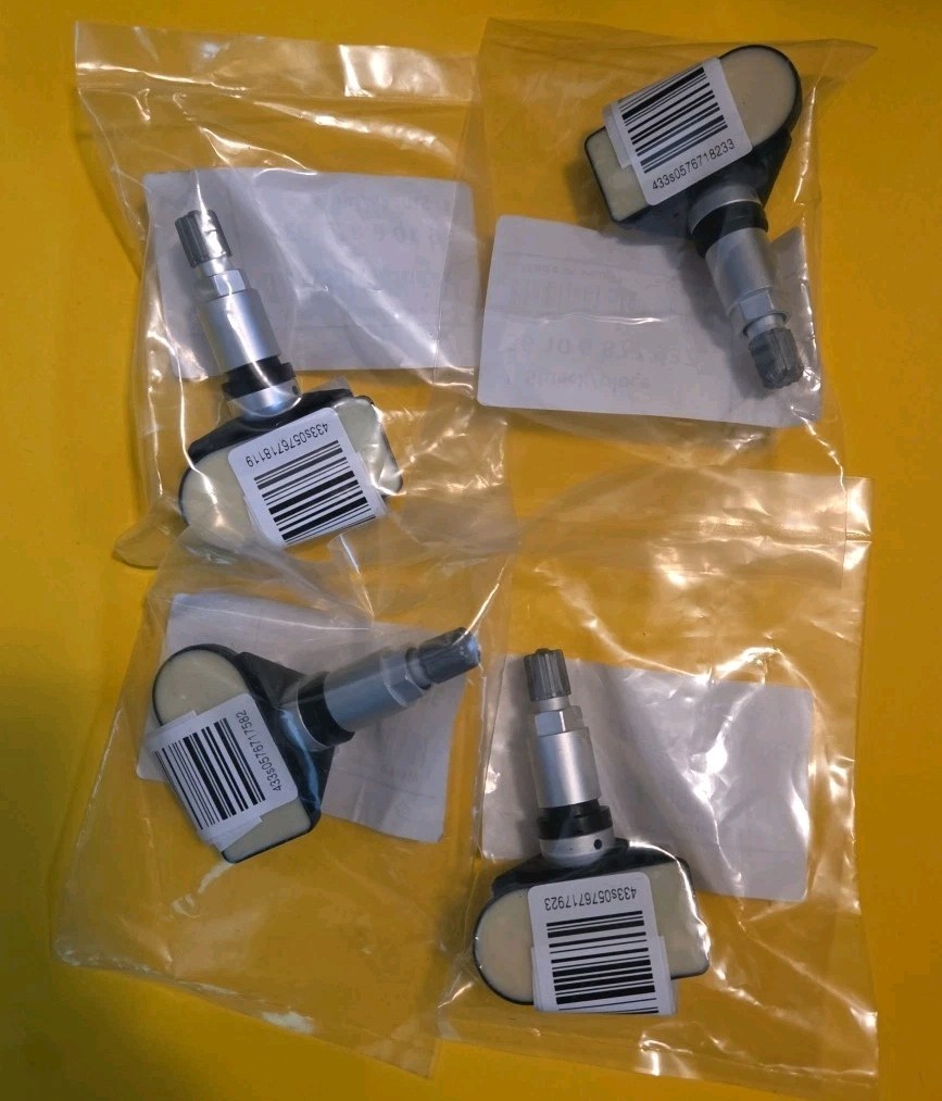 Brand New Set of Four (4pcs) Genuine BMW TPMS 36106877937 SENSORS