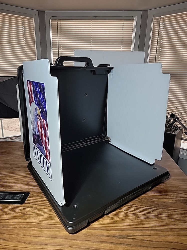 Starfire Mobile Voting Booth Folding Heavy Duty Writing Surface, Patriotic Eagle