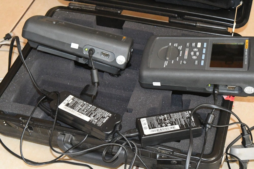 Fluke Networks DSP-2000 DSP2000 SR Cat5 LAN Cable Analyzer Tester Certifier 515A