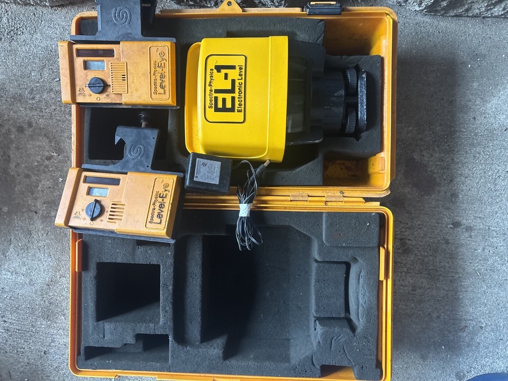 Spectra-Physics EL-1 Electronic Level with Carrying Case