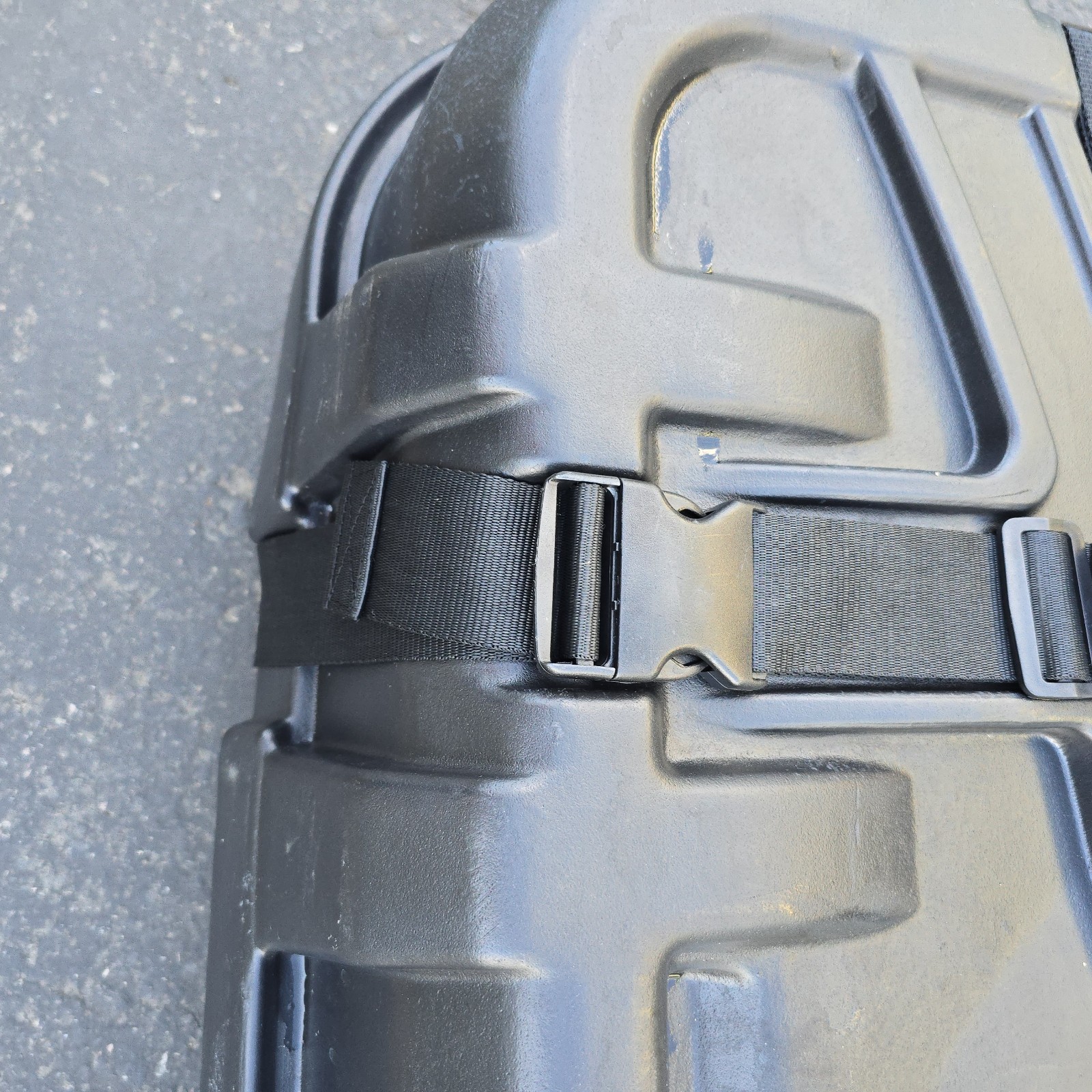 Thule Roundtrip Transition Hard Bike Travel Case - lightly used, straps, wheels