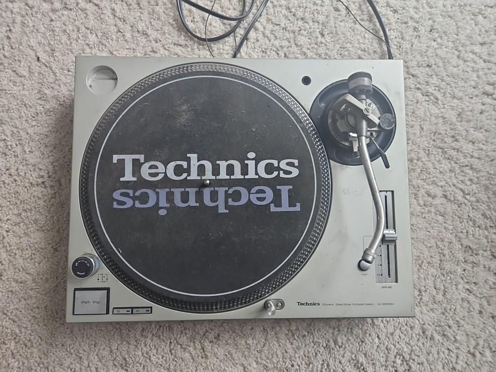 Technics SL-1200M3D Direct Drive