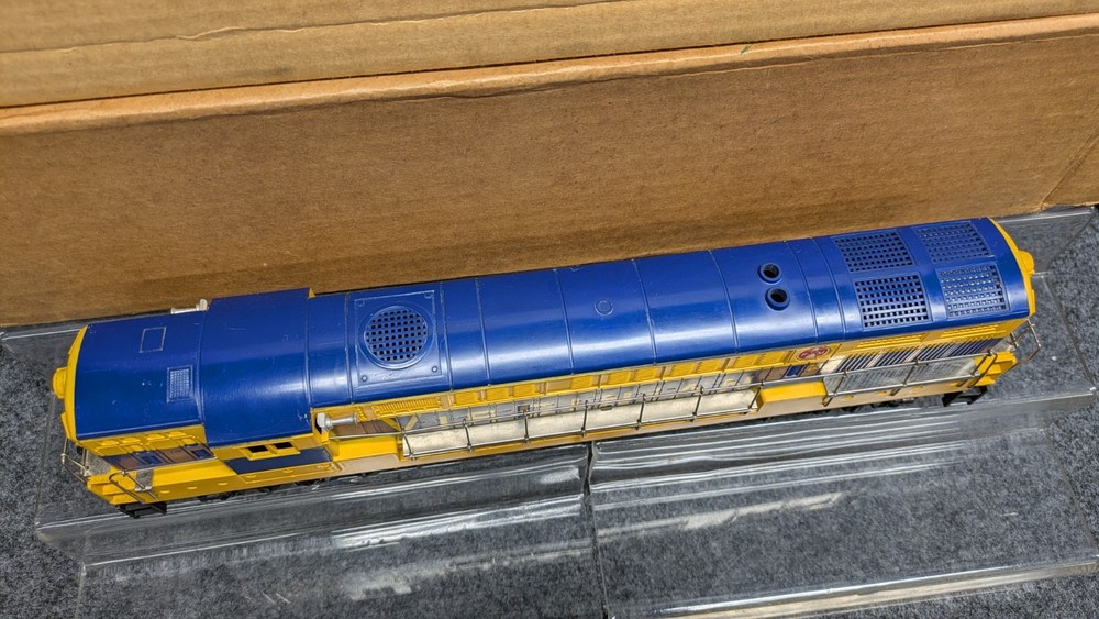 Lionel Postwar 2331 Virginian FM Trainmaster with Original Box & Insert - Tested