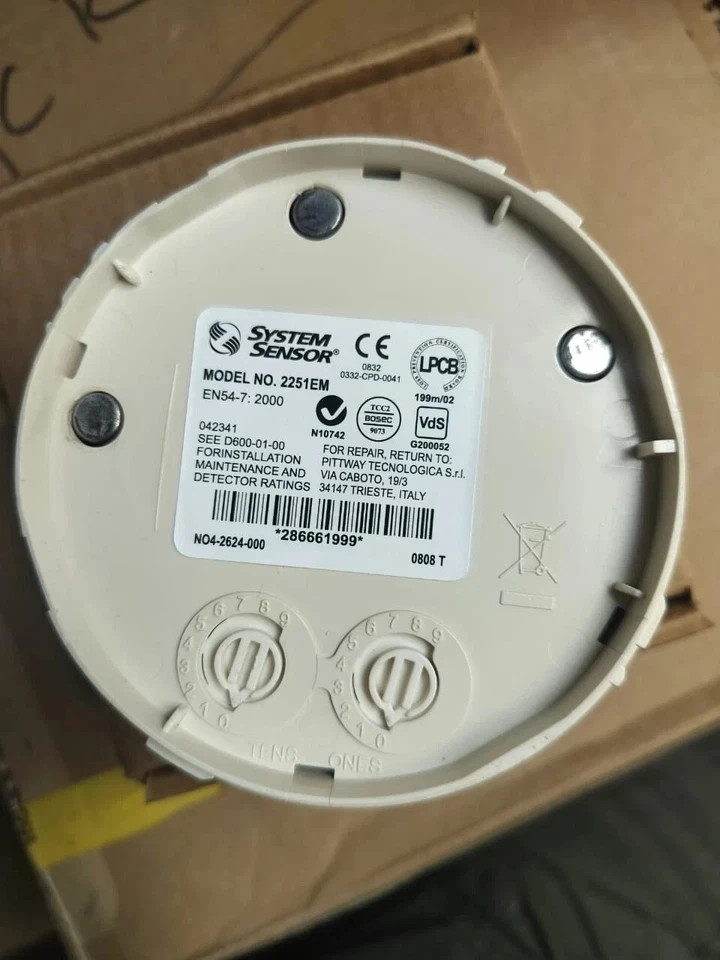 ADDRESSABLE SMOKE DETECTOR 2251 EM SYSTEM SENSOR HEAD