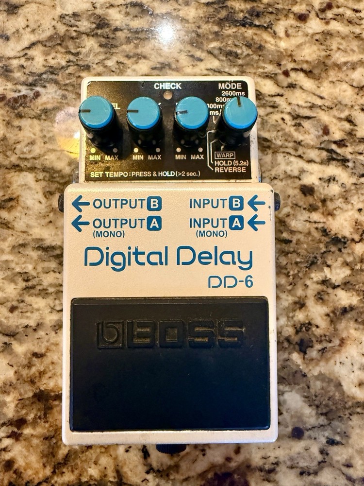 Boss DD-6 Digital Delay Guitar Effect Pedal