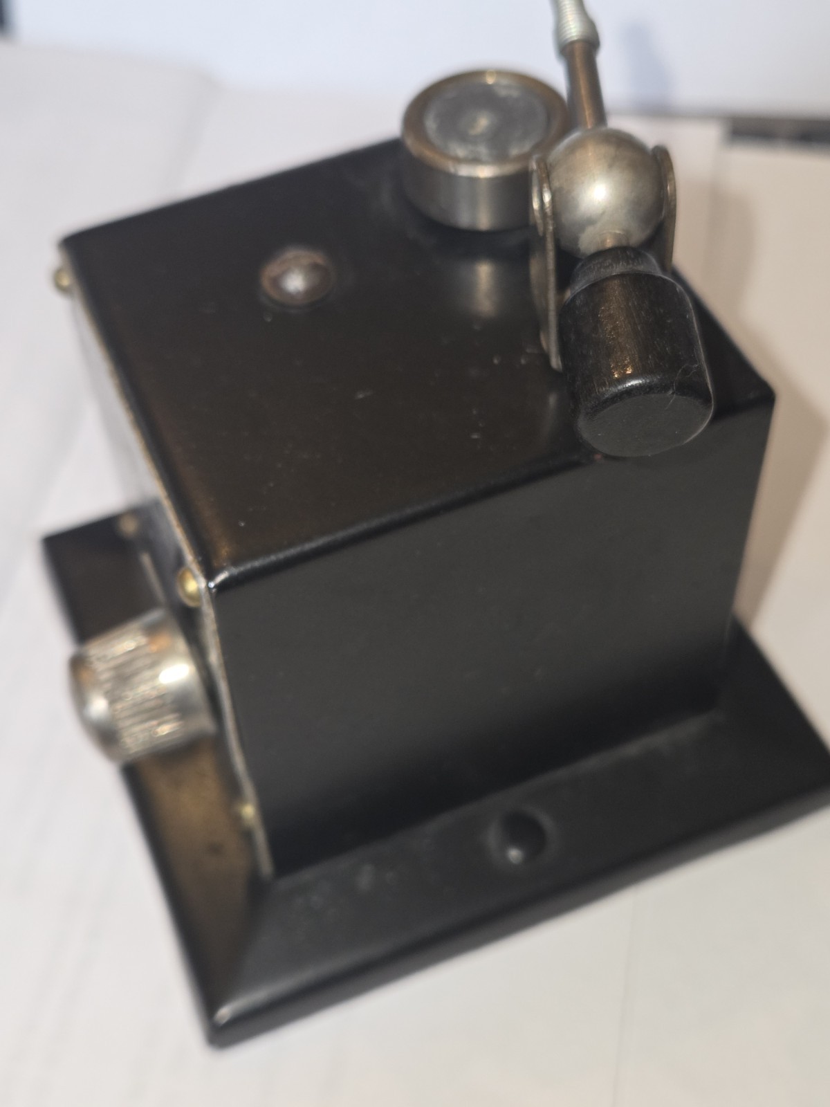 1920s CRYSTAL RADIO Howe Radio Receiver