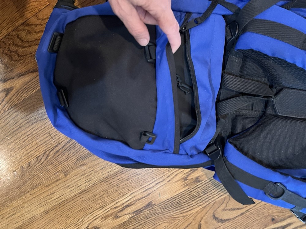 CUSCUS Adjustable Hiking Camping Backpack Internal Frame Blue Black Discovery 60