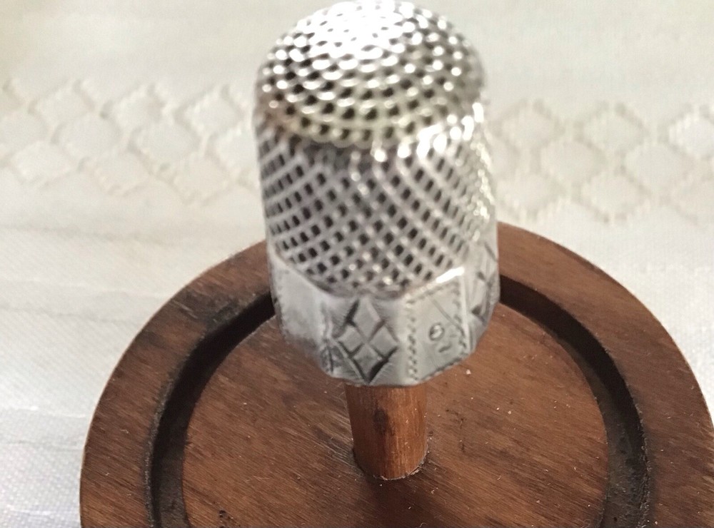 10 Panel Silver Thimble, Size 6, “Anne” Engraved