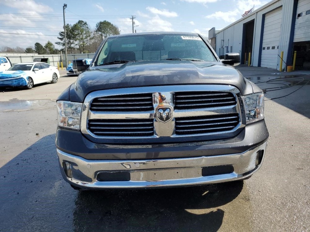 2016 Dodge RAM 1500 Air Shutter