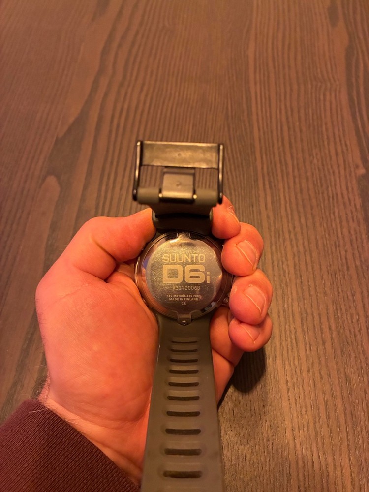 Suunto d6i dive computer