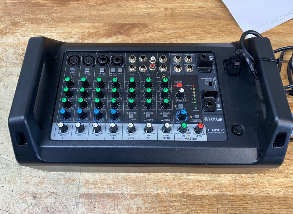 Yamaha EMX2 Powered Mixer