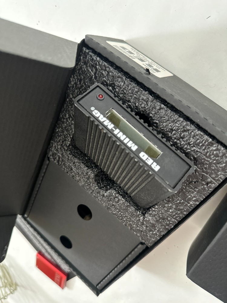 Mint! RED MINI-MAG Reader USB 3.1 Genuine RED Original Box & Cables