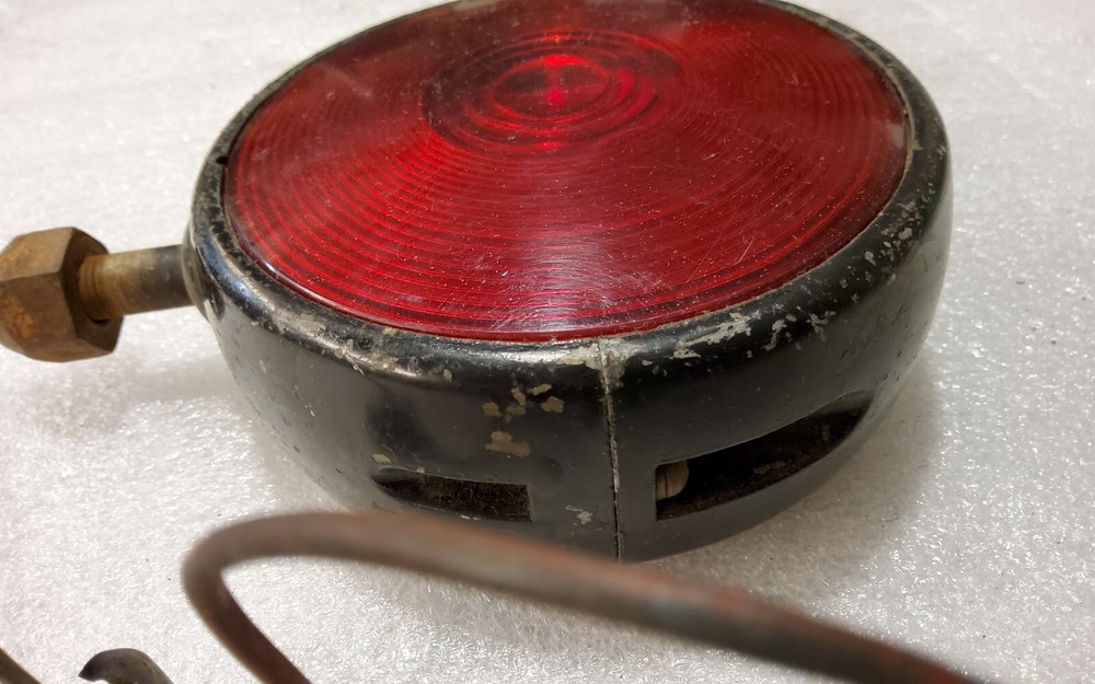 VINTAGE SPARTON SERIES 700 BOLT-ON Red LIGHT