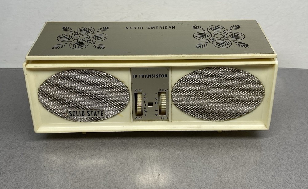 Vintage North American Transistor Solid State Radio