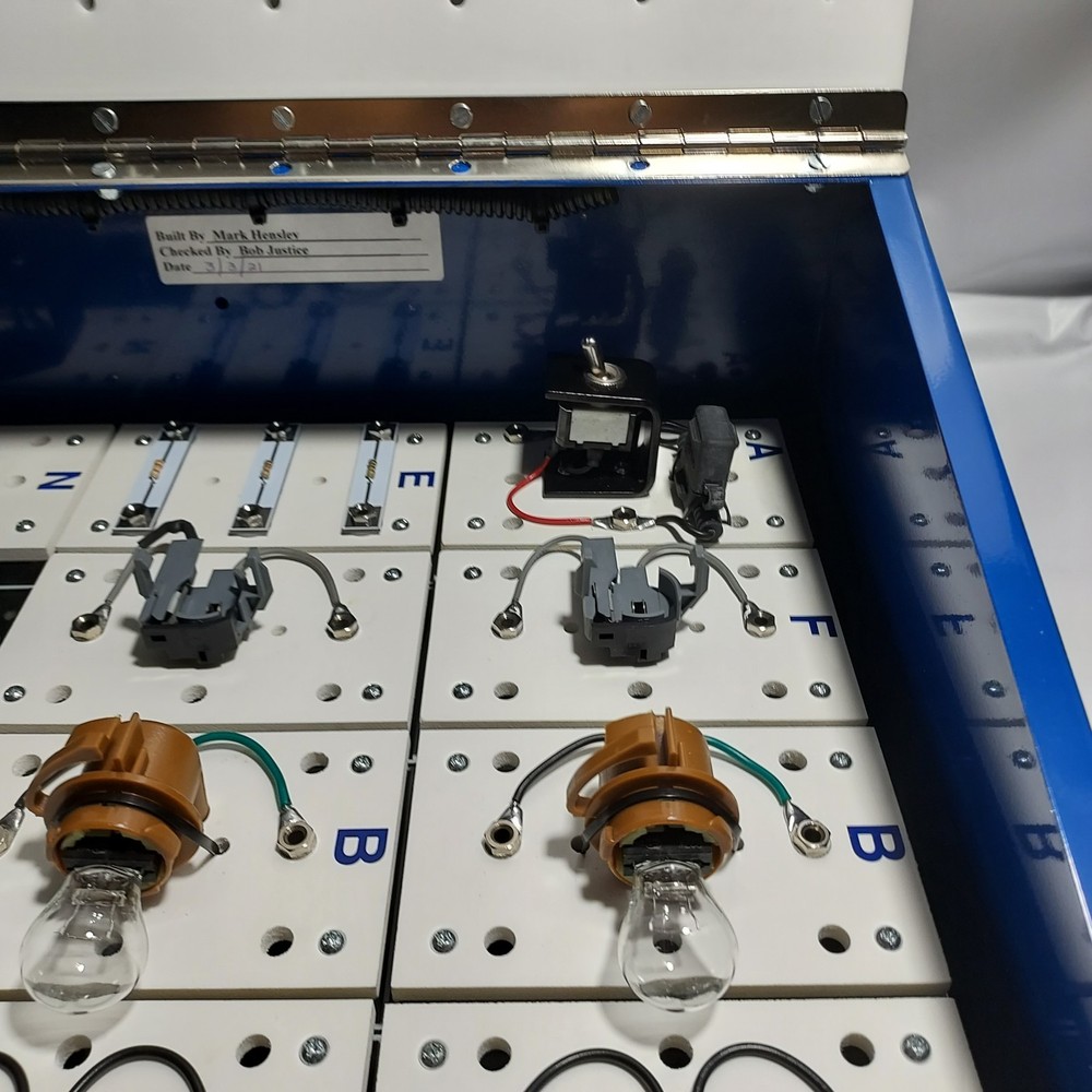 ATech GM 18002TR Specialized Electronic Training Kit - Great Condition!